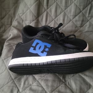 DC KIDS SKATEBOARD SHOE SIZE 3